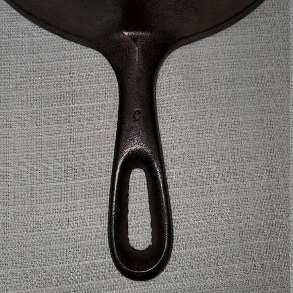 Vintage Unmarked #5 Wagner Cast Iron Skillet - Circa 1960's - Picture 5 of 9